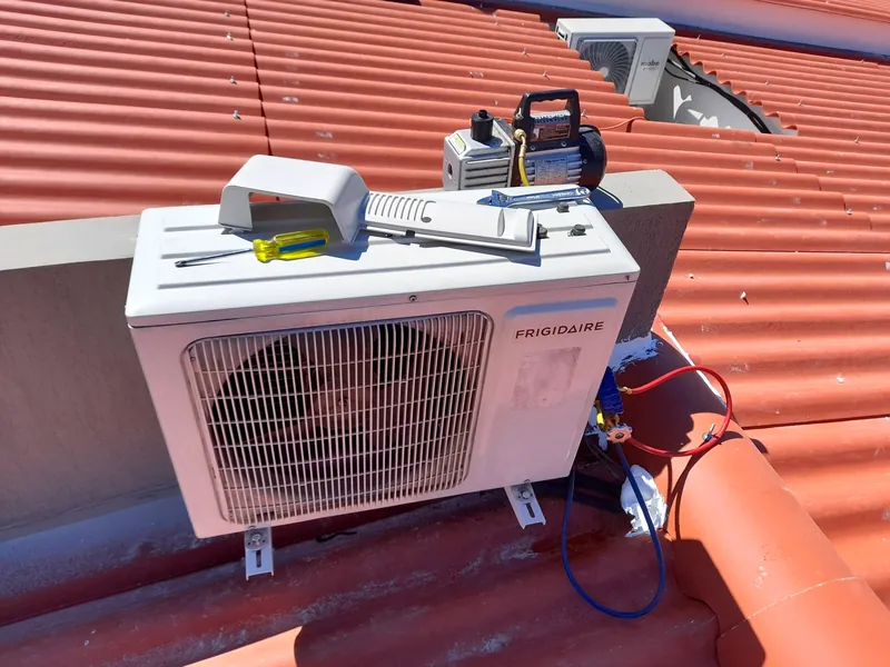 Frigidaire Inverter 24,000 BTU